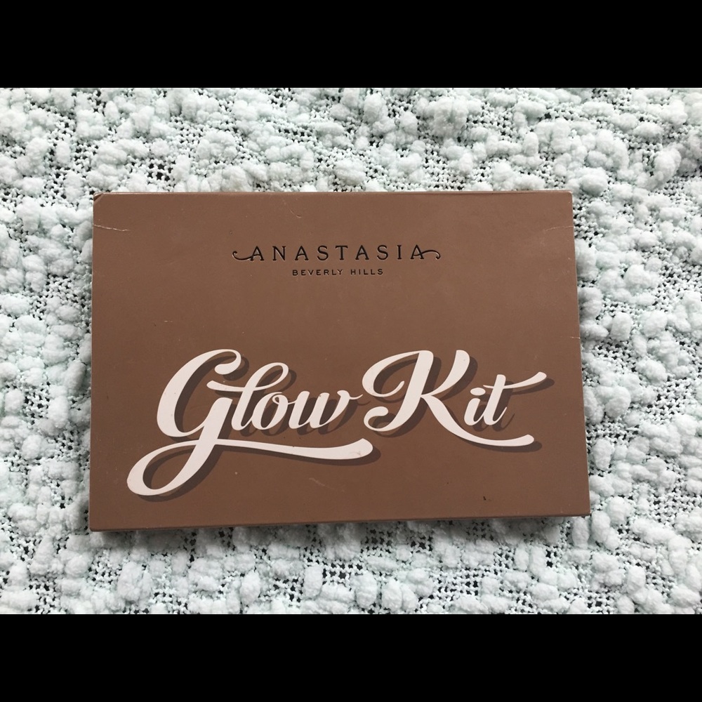 Ultimate Glow Kit palette